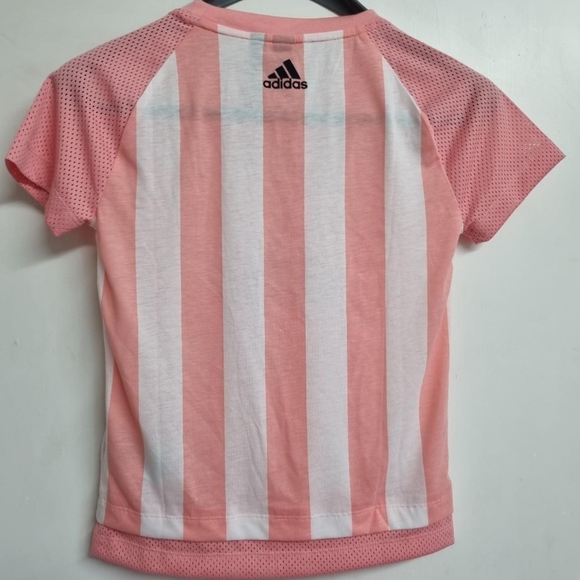 Adidas pink/white spellout t shirt Size xs uk 4/6Mesh sleevesBNWT - Picture 2 of 4